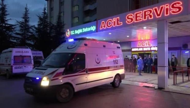 Amasya’da tur midibüsü devrildi: 28 yaralı