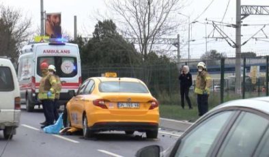 Bakırköy’de korkunç kaza! Motosikletten düşüp taksinin altına girdi