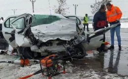 Bitlis’te TIR ve otomobil çarpıştı: 1 ölü