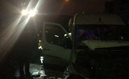 Gemlik’te fabrika işçilerini taşıyan minibüs köprü inşaatına uçtu: 5 yaralı
