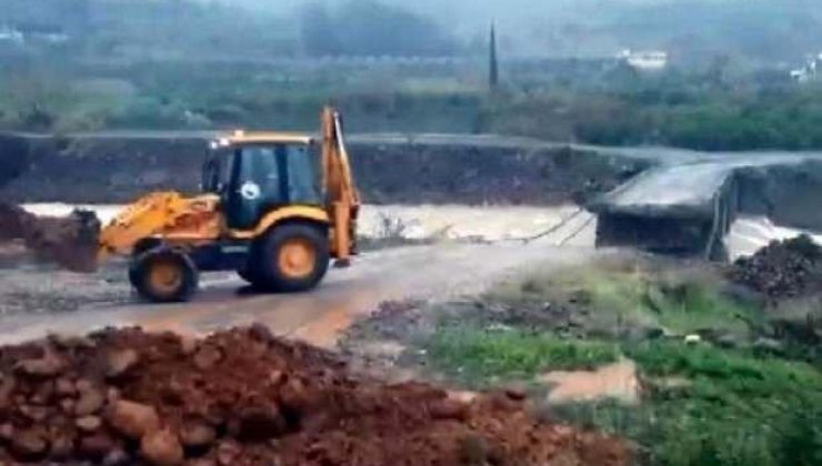 Hatay’da sağanak yağış köprüleri yıktı, tekneyi alabora etti