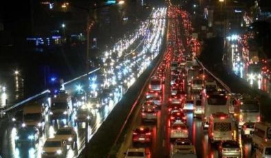 İstanbul’da trafik yoğunluğu yüzde 85