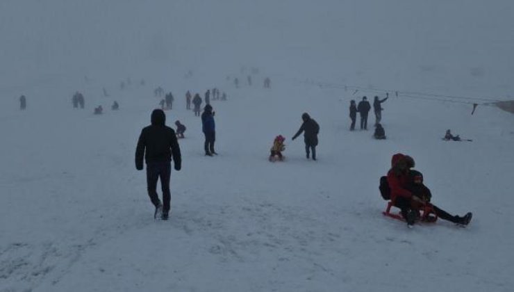 Karabük’te kar yağışını gören Keltepe’ye koştu