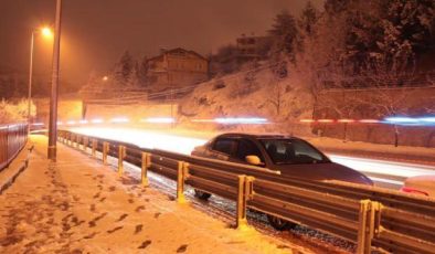 Kayseri’de etkili kar yağışı! Şehir beyaza büründü