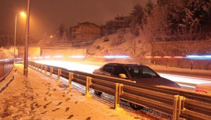 Kayseri’de etkili kar yağışı! Şehir beyaza büründü