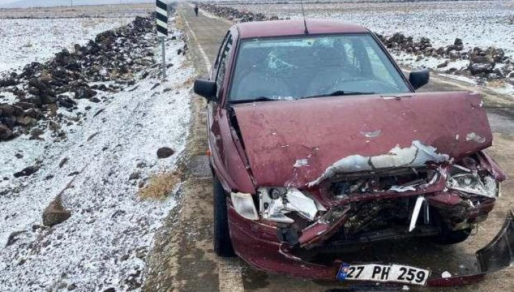 Şanlıurfa’da iki otomobil çarpıştı: 10 kişi yaralandı