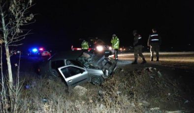Şanlıurfa’da otomobil ile kamyonet çarpıştı: 12 yaralı