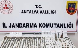 Tarihi eser kaçakçısının üzerinden adeta hazine çıktı