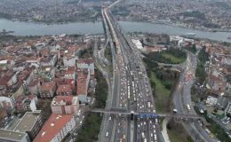 Yılbaşına saatler kala İstanbul trafiğinde yoğunluk