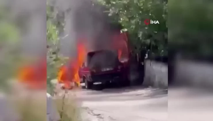 Ankara’da park halindeki otomobil alev alev yandı