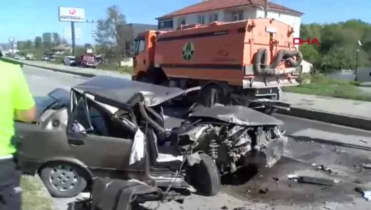 Bartın’da Otomobil Kamyona Çarptı: Sürücü Ağır Yaralı