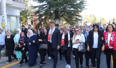 Milli Yol Partisi, İsrail’in Gazze Saldırılarına Karşı Protesto Düzenledi