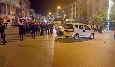 Ankara’da Polis Motosikleti ile Hafif Ticari Araç Çarpıştı: 2 Polis Yaralandı