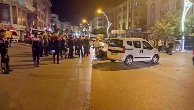 Ankara’da Polis Motosikleti ile Hafif Ticari Araç Çarpıştı: 2 Polis Yaralandı