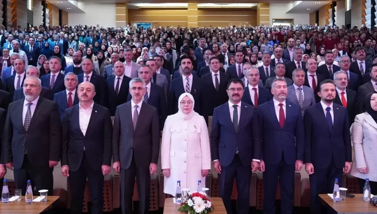 “İmam Hatip Okulları Başarılı Örnekler Sergisi”nin ödül töreni