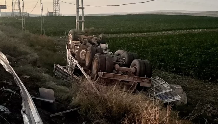 Kayseri’de Trafik Kazasında Bir Öğretmen Hayatını Kaybetti, 5 Yaralı