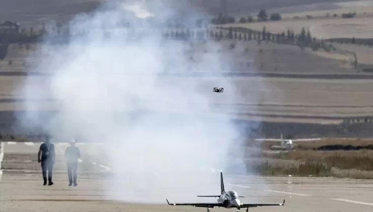 Şehit, gazi çocukları ve paralimpik sporcular için Ankara semalarında uçak turu